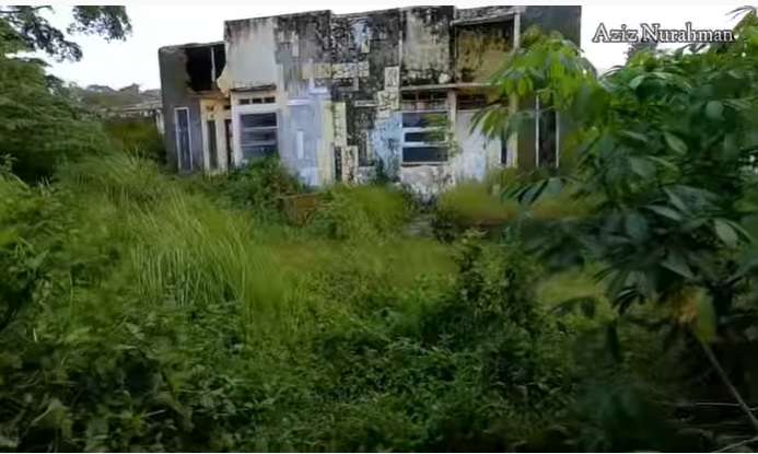Potret 28 Rumah Mewah Terbengkalai, Penampakannya Bikin Merinding!