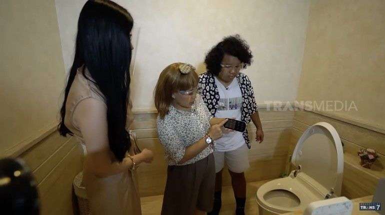 10 Potret Rumah Klaviera Stephanie Si ‘Princess Pantai Indah Kapuk’, Megah Bak Istana!