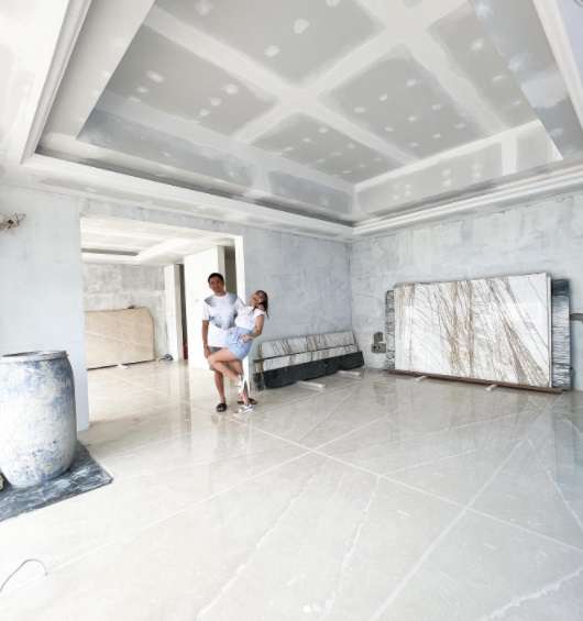5 Potret Pembangunan Rumah Baru Ayu Dewi, Ukuran Kamarnya Bikin Takjub!