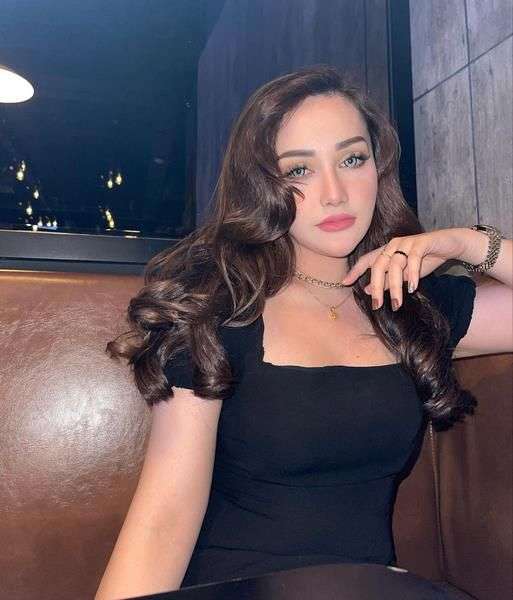 7 Potret Istri Kasat Reskrim Kutai Timur, Paras Cantiknya Bikin Klepek-Klepek!