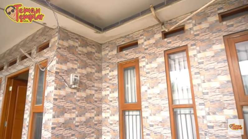 10 Potret Kondisi Rumah Udin Penyok yang Jarang Tersorot, Ada Lemari dari Beton!