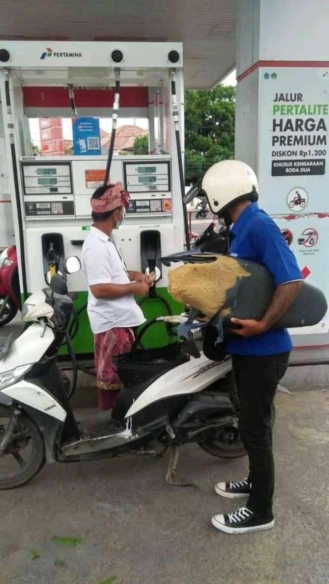 10 Momen Mudah yang Dibuat Ribet, Hasilnya Bikin Geleng-Geleng Kepala!