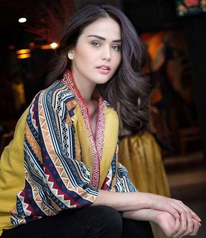 Masih Ingat Dengan Senk Lotta Mantan Istri Fauzi Baadila? 7 Potret Terbarunya Bikin Melongo!