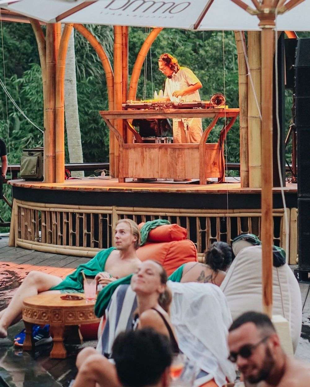 9 Potret Omma Bali Restoran Milik Maharani Kemala, Pemandangannya Bikin Betah!