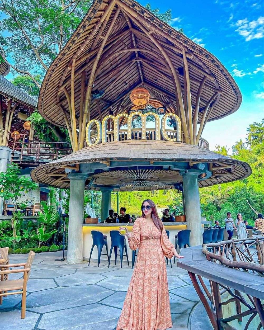 9 Potret Omma Bali Restoran Milik Maharani Kemala, Pemandangannya Bikin Betah!