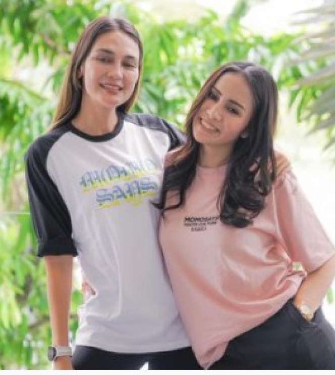 Sempat Musuhan Karena Cemburu, Kini Luna Maya dan Momo Geisha Jadi Bestie, Intip 7 Potretnya!