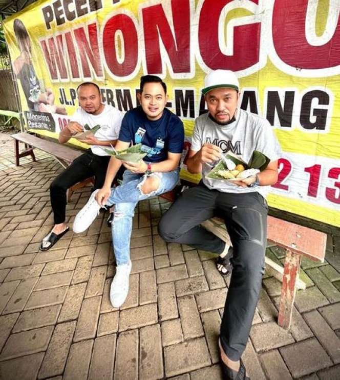 5 Crazy Rich Indonesia Ini Tak Malu Tampil Merakyat, Makan Nasi Bungkus Hingga Nongkrong di Angkringan!