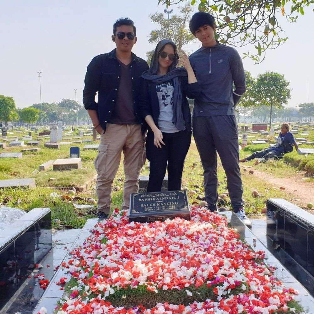 Ingat Artis Cantik Saphira Indah yang Dikubur Bareng Janin? Nasib Sang Suami Kini Bikin Syok, Lihat 8 Potretnya!