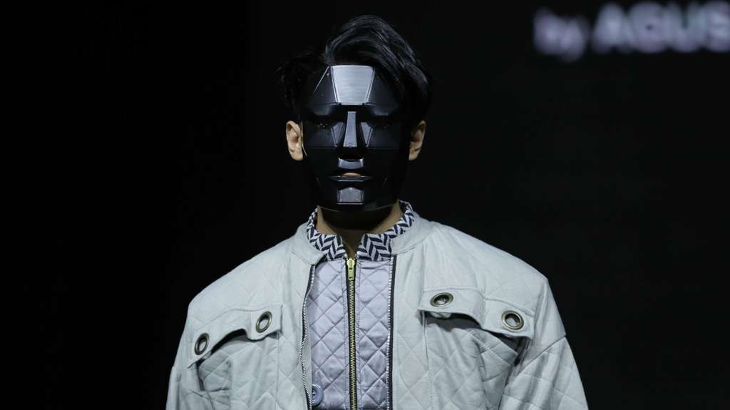 FOTO: Jakarta Fashion Trend 2022, Suguhkan Kolaborasi Fashion dan Seni