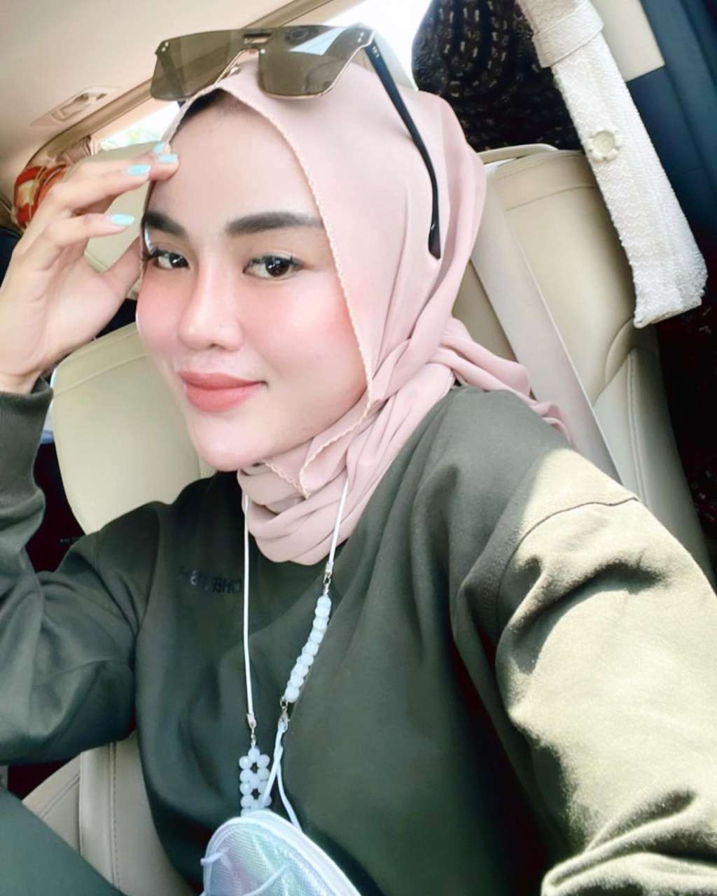 10 Foto Transformasi Medina Zein, Dari Zaman Susah Jadi Crazy Rich, Bipolar Hingga Lepas Hijab!