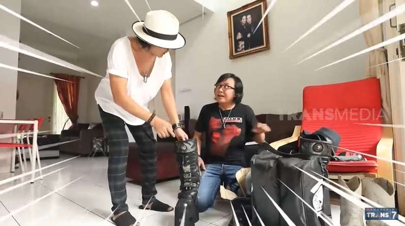 10 Potret Rumah Mewah Andi Rif ‘Sang Rocker Legendaris’, Koleksi Sepatunya Bikin Ngeri!