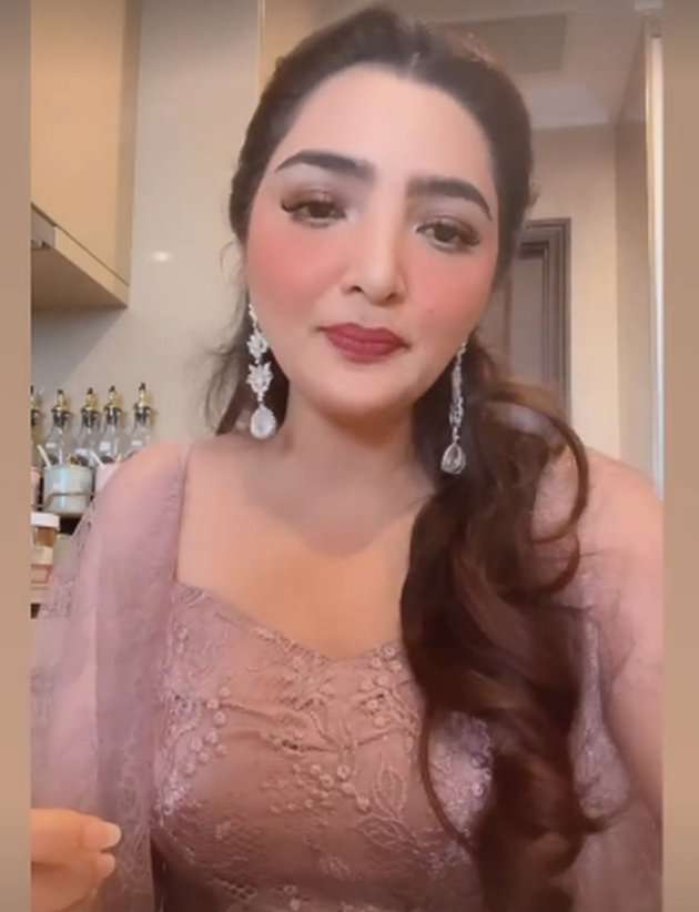 7 Potret Ashanty Hadiri Lamaran Venna Melinda dan Ferry Irawan, Dress Indahnya Bikin Kagum!