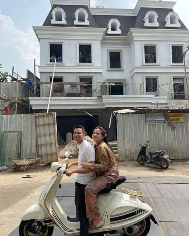 Momen Nagita Slavina dan Raffi Ahmad Hidup Merakyat, Makan di Warteg Hingga Ngecat Rumah!
