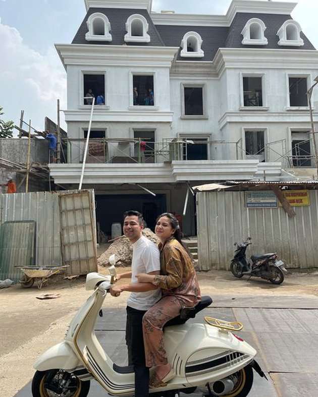 Momen Nagita Slavina dan Raffi Ahmad Hidup Merakyat, Makan di Warteg Hingga Ngecat Rumah!