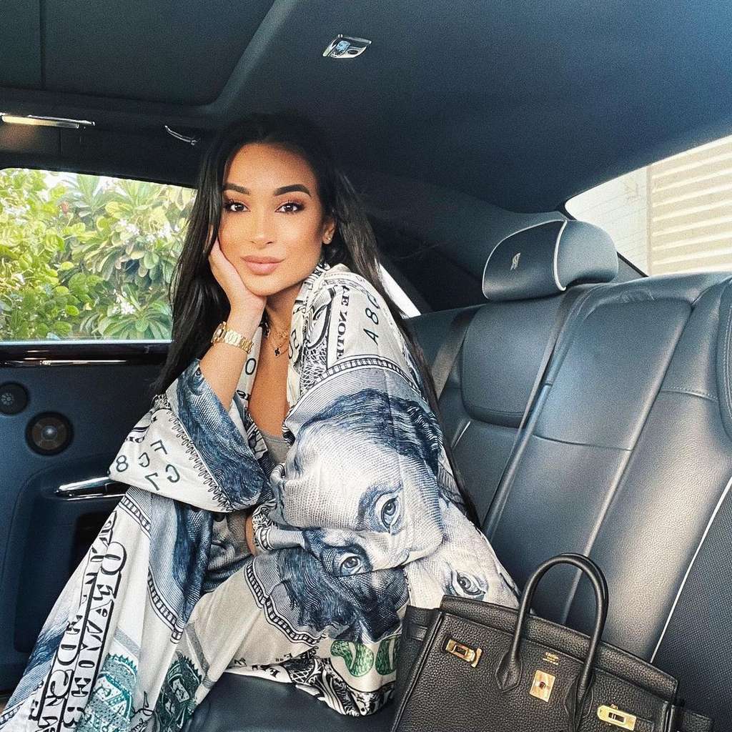 10 Gaya Hedon ‘Crazy Rich Dubai’ yang Viral, Beli Kado Rp 215 Juta untuk Diri Sendiri!