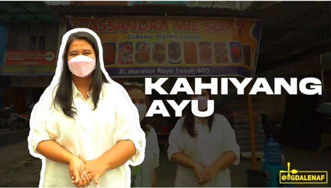 8 Potret Youtuber Cantik Berani ‘Tantang’ Anak Presiden Makan Jengkol, Langsung Ditolak!