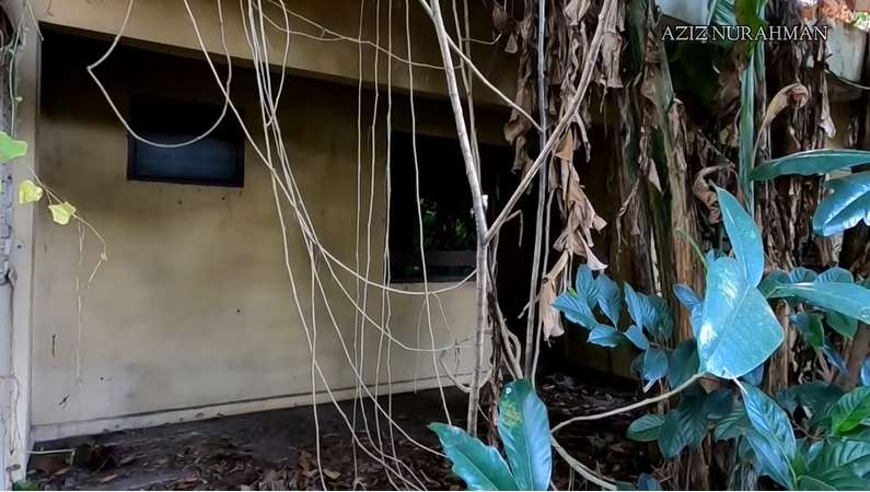 10 Potret Ngerinya Rumah Mewah Terbengkalai 10 Tahun, Ada Kamar Bekas ‘Bunuh Diri’!