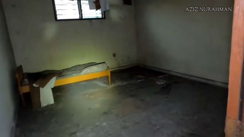 10 Potret Ngerinya Rumah Mewah Terbengkalai 10 Tahun, Ada Kamar Bekas ‘Bunuh Diri’!