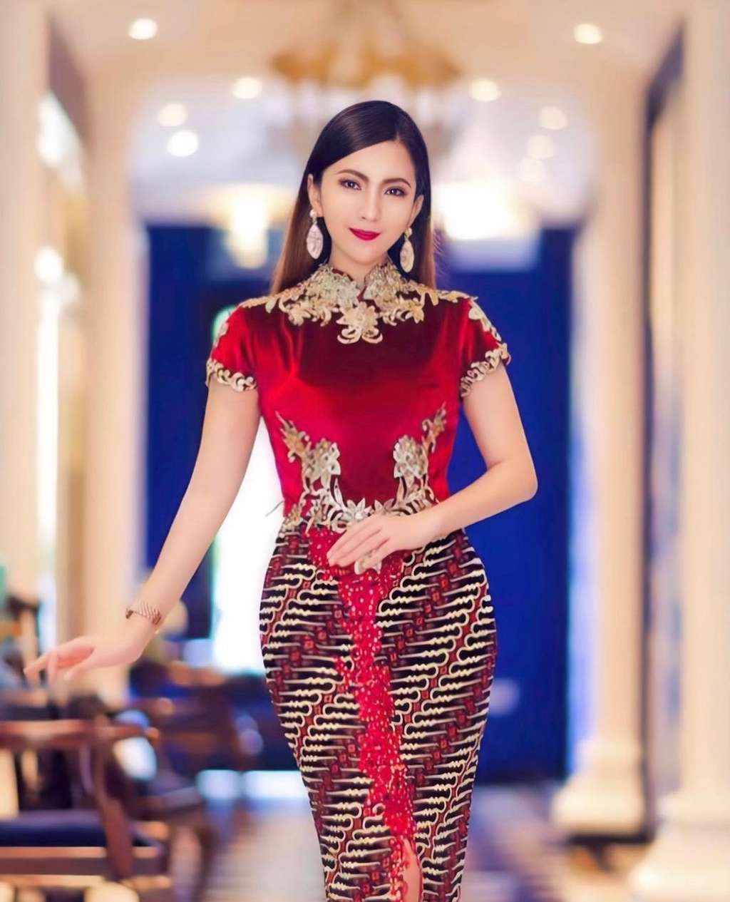 10 Potret Istri Cantik Kombes Slamet Riyadi, Mantan Aktris yang Parasnya Bak Barbie!