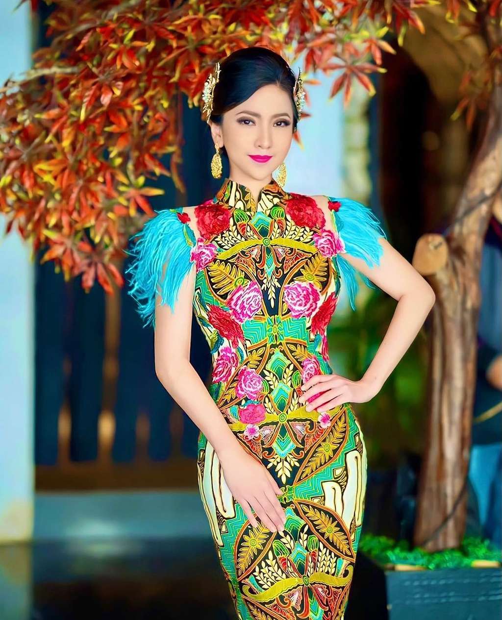 10 Potret Istri Cantik Kombes Slamet Riyadi, Mantan Aktris yang Parasnya Bak Barbie!
