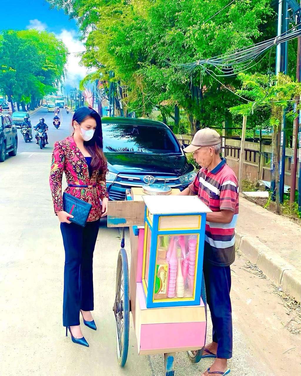 10 Potret Istri Cantik Kombes Slamet Riyadi, Mantan Aktris yang Parasnya Bak Barbie!