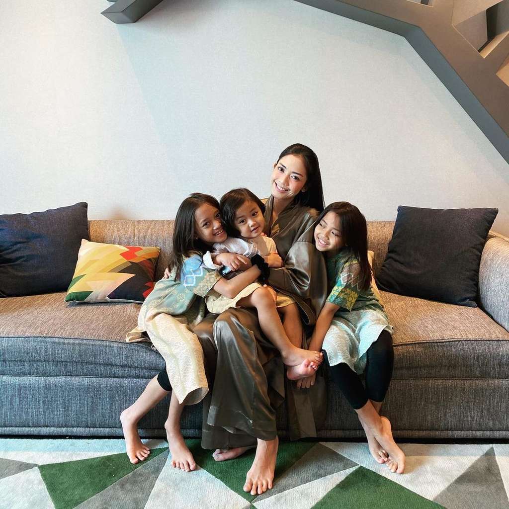5 Potret Rumah Ririn Dwi Ariyanti, Mewah Bernuansa Putih!