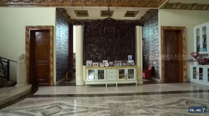 10 Potret Rumah Mewah Billy Martono 'Crazy Rich Cilegon', Berkonsep Mirip Kastil Istana!