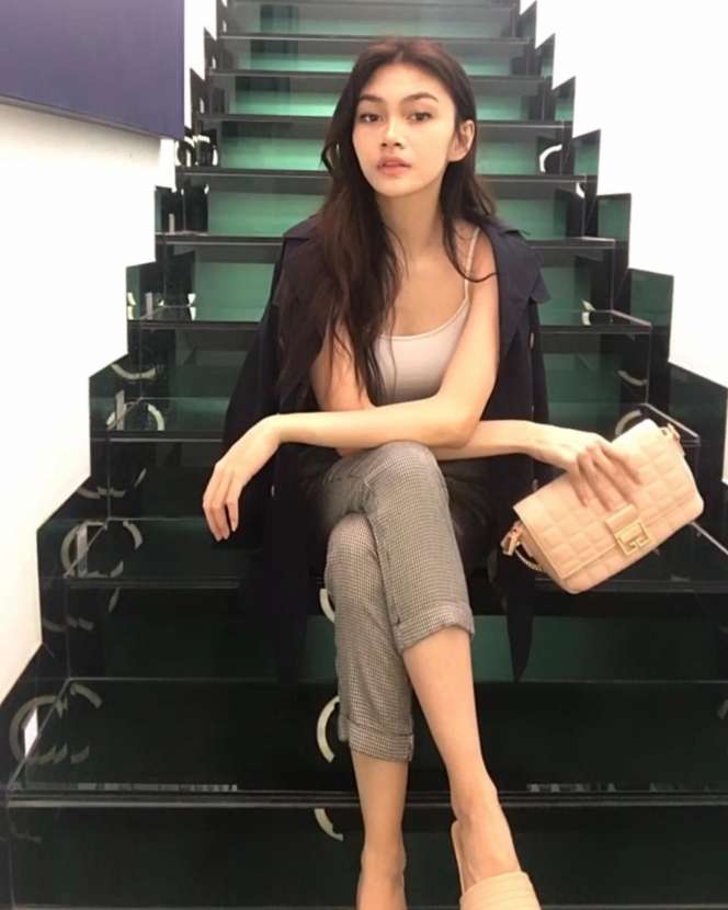 10 Potret Sasikirana Anak Sulung Anjasmara yang Jarang Tersorot, Calon Dokter, Cantik Banget!