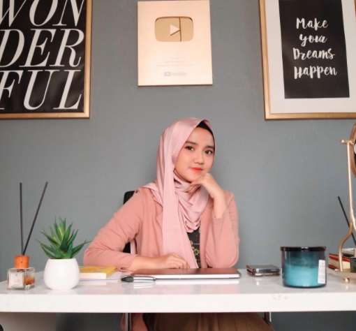 6 Potret Wirda Anak Ustaz Yusuf Mansur, Punya Penghasilan Rp3 Miliar Tiap Bulan