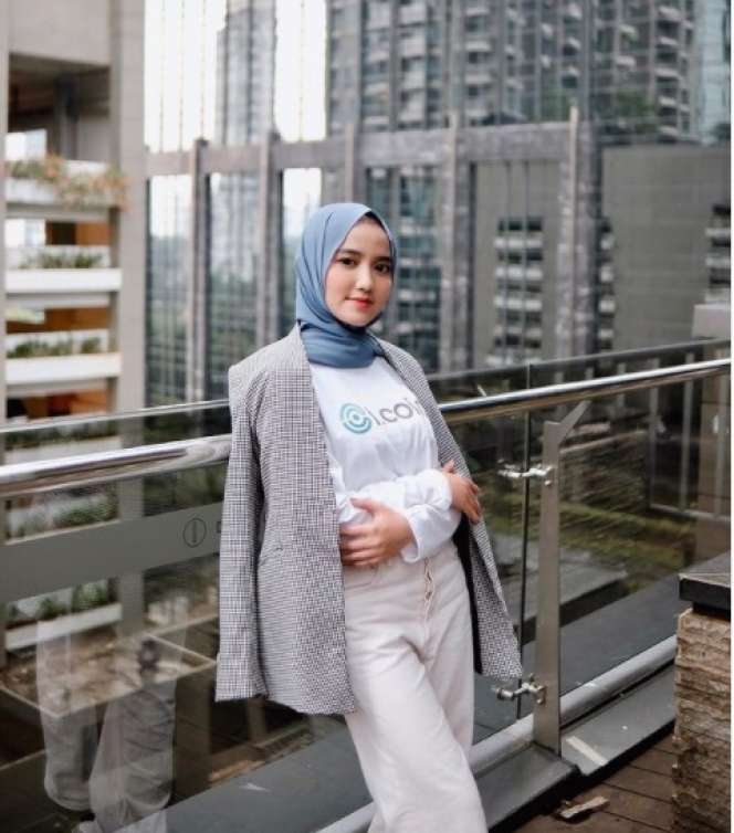 6 Potret Wirda Anak Ustaz Yusuf Mansur, Punya Penghasilan Rp3 Miliar Tiap Bulan