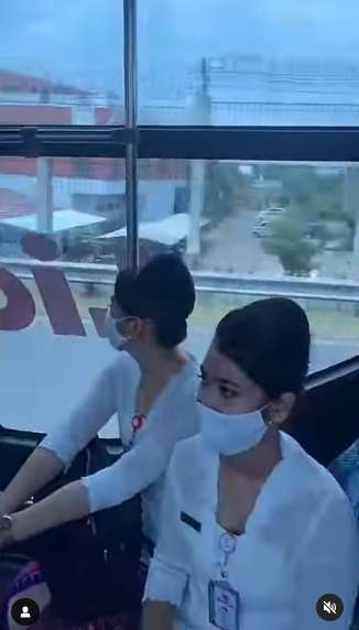 8 Potret Bus Berisi Kumpulan Pramugari Cantik, Si Sopir Auto Grogi!
