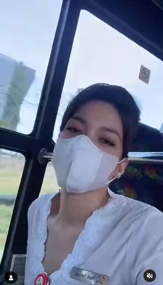 8 Potret Bus Berisi Kumpulan Pramugari Cantik, Si Sopir Auto Grogi!