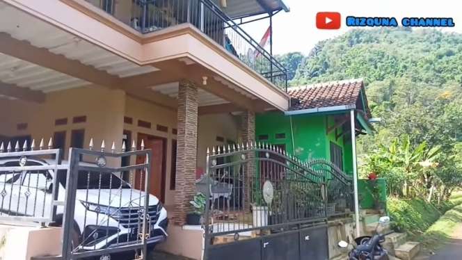 8 Potret Kondisi Rumah Komedian Ohang yang Jarang Tersorot, Ada di Tengah Sawah!