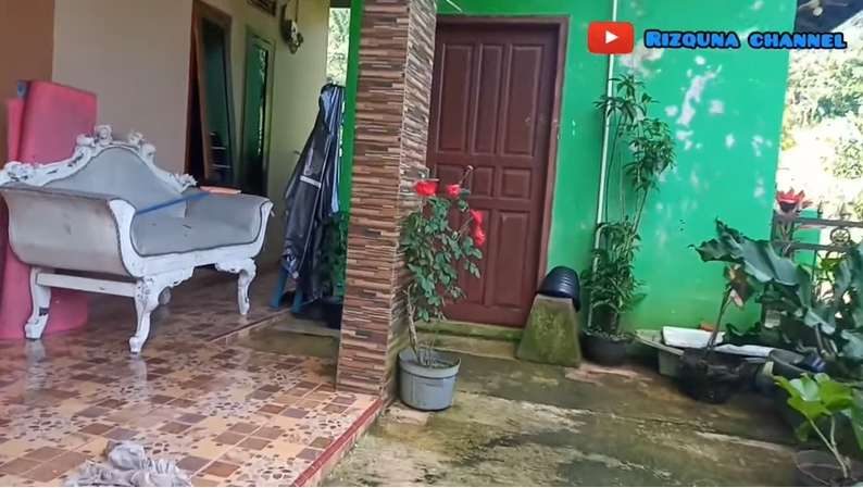 8 Potret Kondisi Rumah Komedian Ohang yang Jarang Tersorot, Ada di Tengah Sawah!