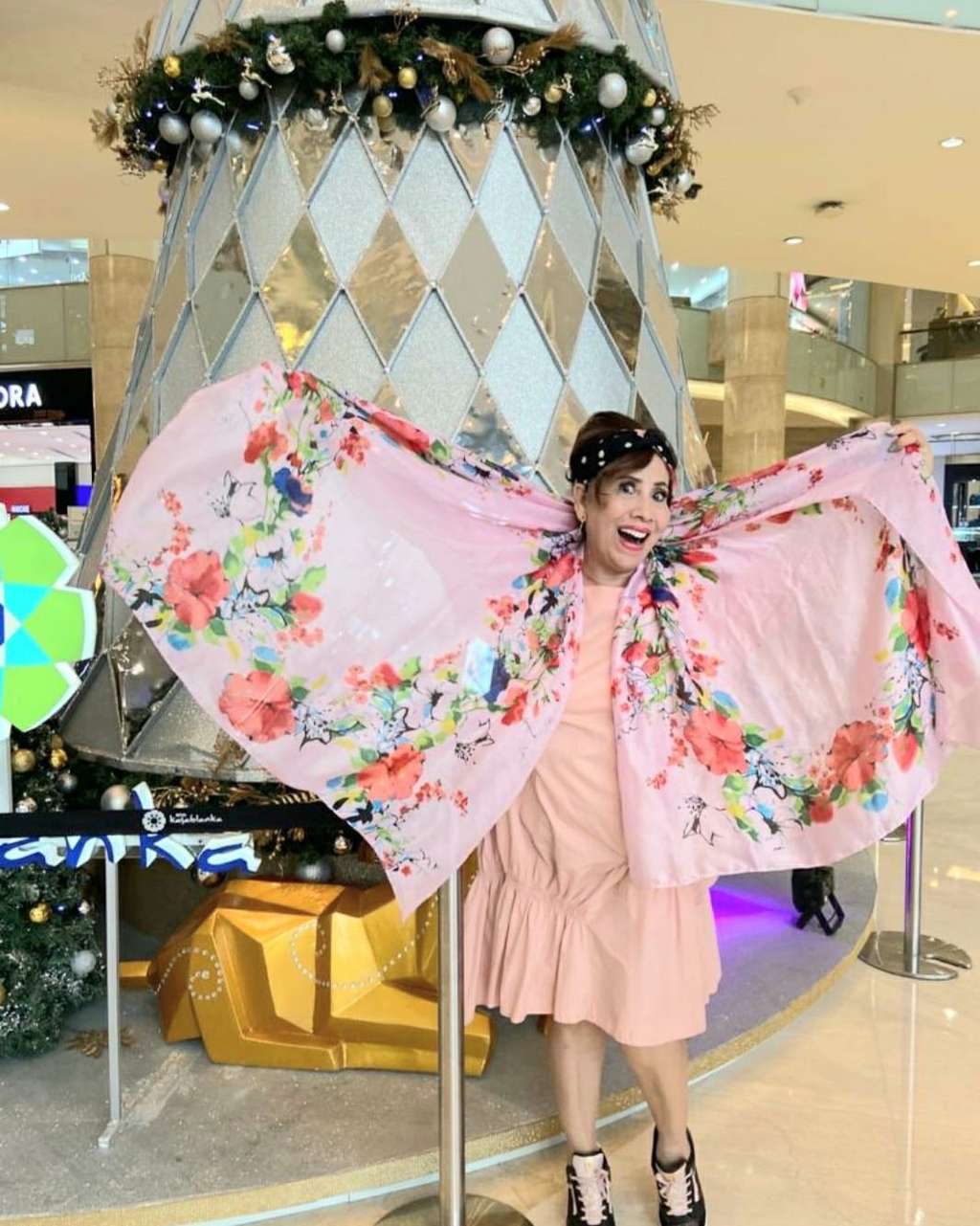 Potret Ni Made Ayu, Ibu Venna Melinda, Selalu Tampil Modis bak ABG!