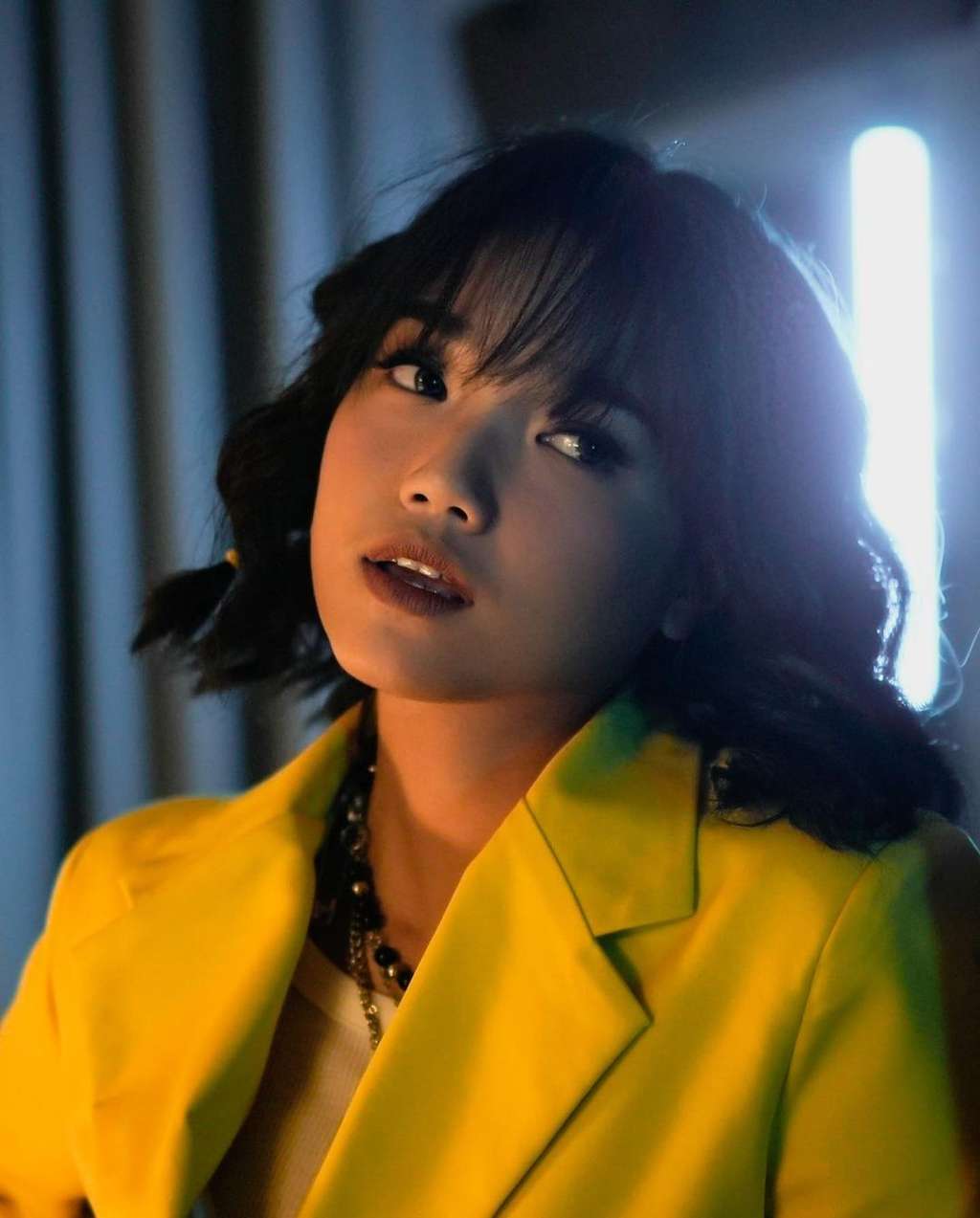 5 Potret Terbaru Fuji Saat Photoshoot, Gayanya bak Model Profesional! Mirip Banget Vanessa Angel