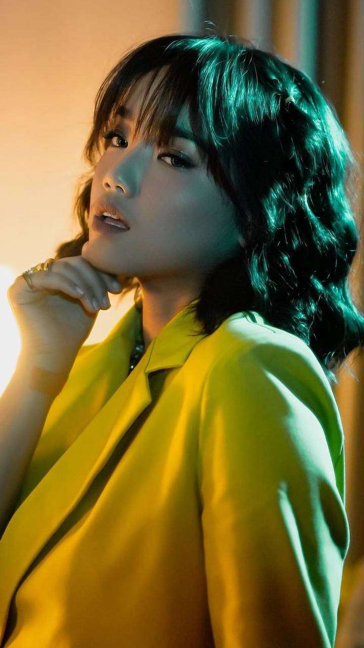 5 Potret Terbaru Fuji Saat Photoshoot, Gayanya bak Model Profesional! Mirip Banget Vanessa Angel