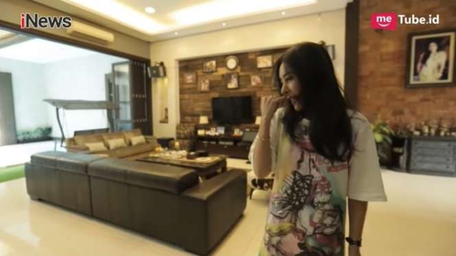 7 Potret Rumah Mewah Crazy Rich Sanny Liawati, Desainnya Wow Banget!