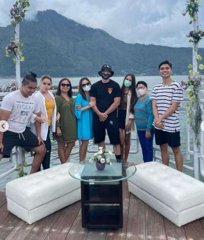 7 Potret Romantis Stefan William dan Kekasih Baru, Pamer Momen Mesra!