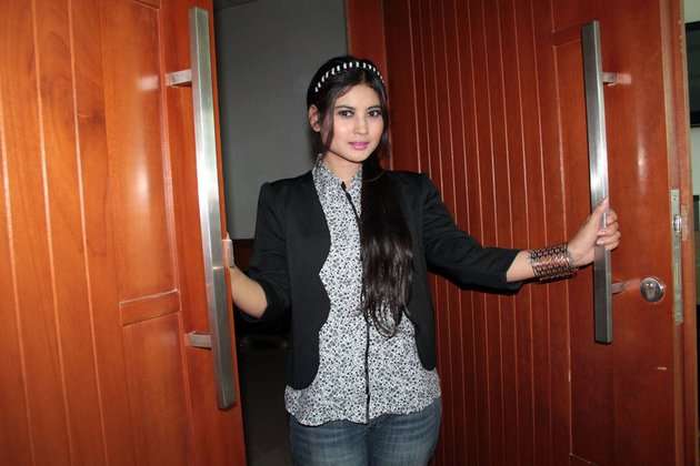 8 Fakta Kematian Novi Amelia, Model Dewasa Diduga Bunuh Diri Loncat dari Lantai 8 Apartemen