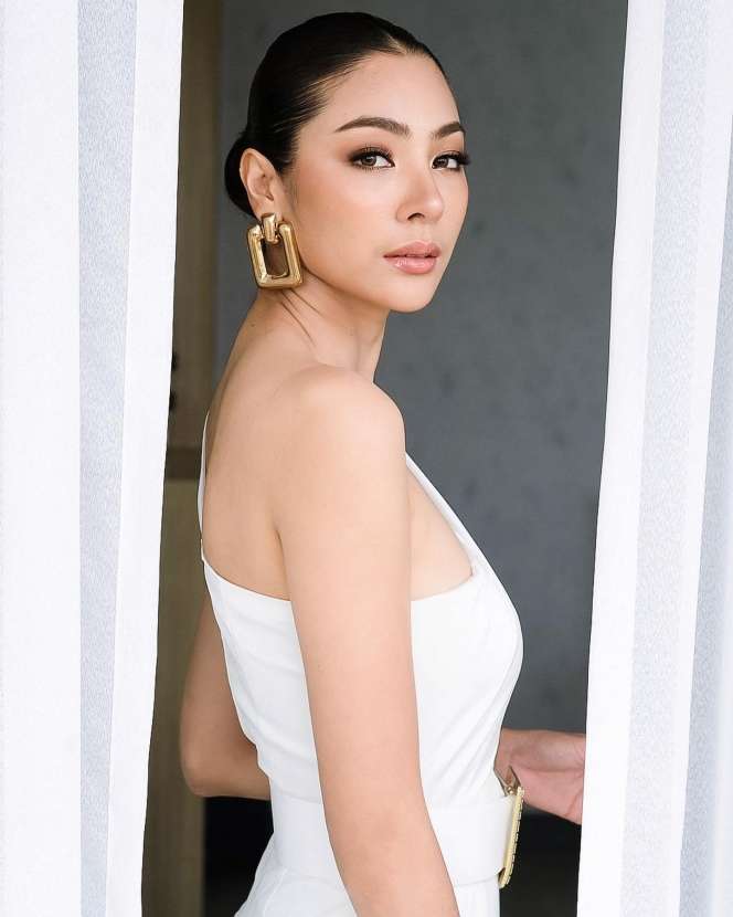 9 Potret Faye Malisorn Wanita Thailand yang Bikin Ivan Gunawan Bucin, Rela Tabur Bunga di Ranjang!