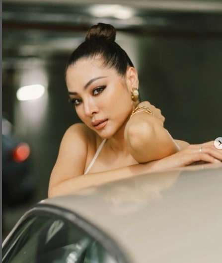 9 Potret Faye Malisorn Wanita Thailand yang Bikin Ivan Gunawan Bucin, Rela Tabur Bunga di Ranjang!