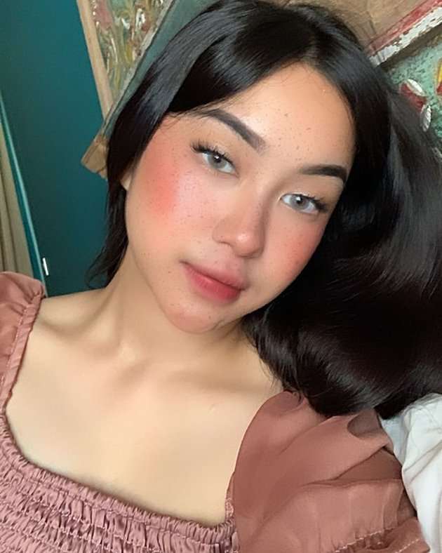 7 Potret Ratna Kaidah Putri Bungsu Adi Bing Slamet yang Jarang Tersorot, Paras Cantiknya Bikin Kagum!
