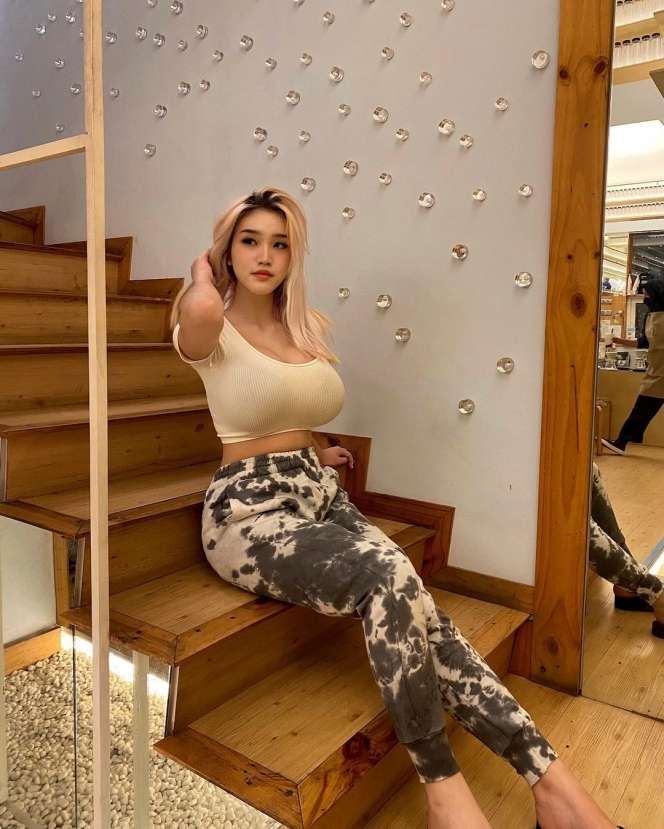 Dijuluki Pemersatu Bangsa! 10 Potret Anastasya Khosasih Selebgram ‘Hot’ yang Disorot Media Asing