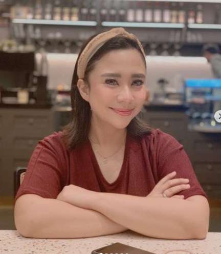 8 Potret Chikita Meidy Pelantun “Kampuan Nan Jauh di Mato” Kini Jadi Mama Muda Keren!