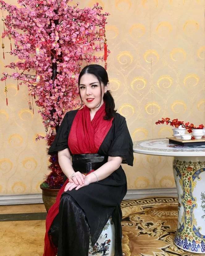 Punya Dagu Lancip Sederet Artis Cantik Ini Dituding Lakukan Oplas