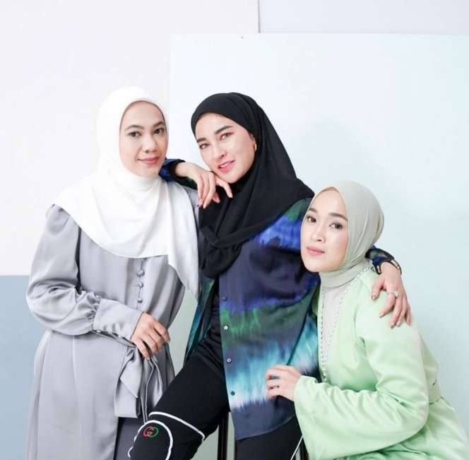 Momen Kedekatan Ririe Fairus dan Mommy ASF Penulis Layangan Putus