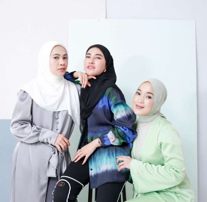 Momen Kedekatan Ririe Fairus dan Mommy ASF Penulis Layangan Putus