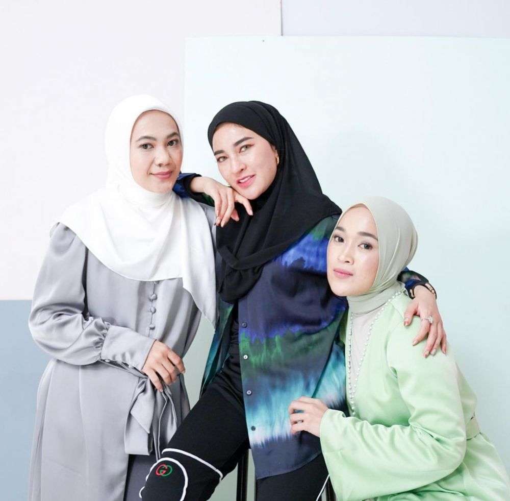 Momen Kedekatan Ririe Fairus dan Mommy ASF Penulis Layangan Putus