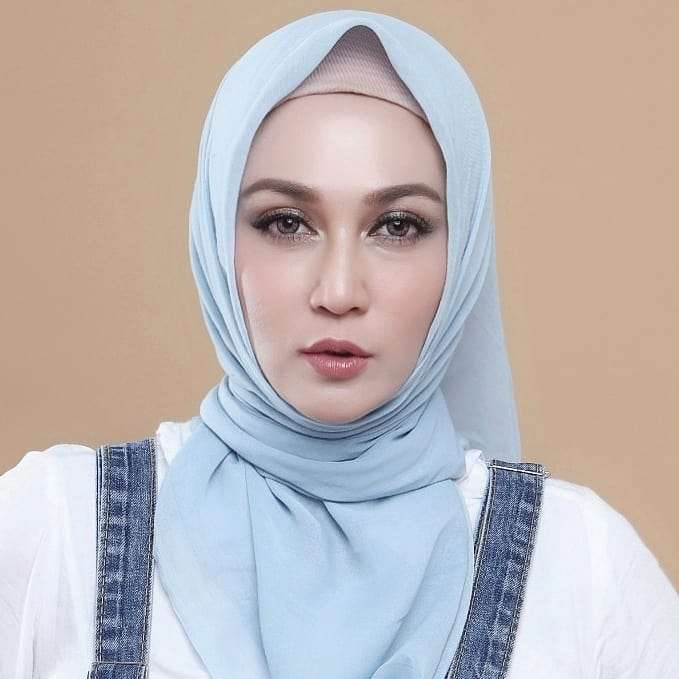 Ingat Dina Lorenza yang Dijodohkan dengan Ariel NOAH? Kini Ditinggalkan Fans, Lihat 7 Potretnya